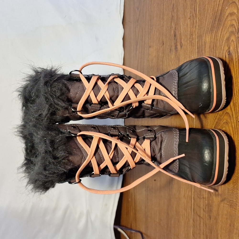 Sorel Kids 4 Girl Black and Pink Winter Boots Pink Maroon Waterproof Insuluted